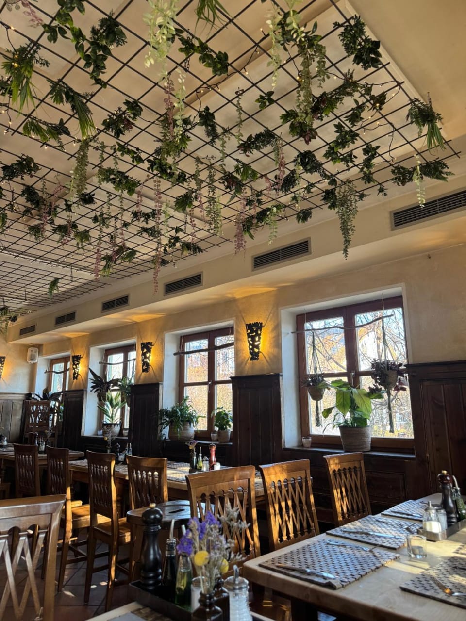 Restaurant/places to eat, Restaurant/places to eat, Food and drinks, Banquet/Function facilities