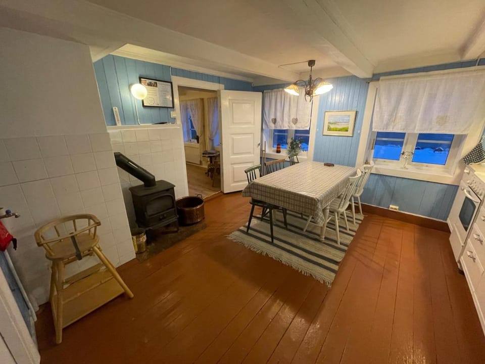 fireplace, kitchen