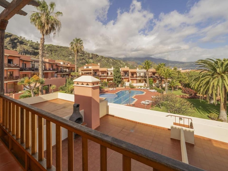 Natural landscape, Balcony/Terrace, Mountain view, Pool view