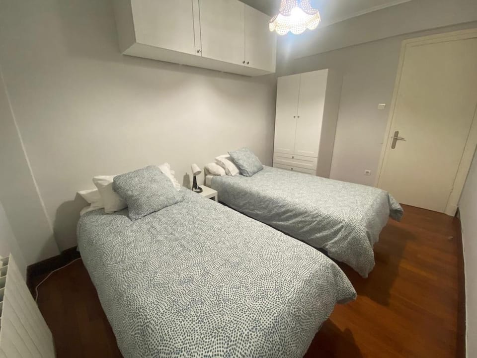 Piso junto a la ría de Bilbao Apartment in Barakaldo
