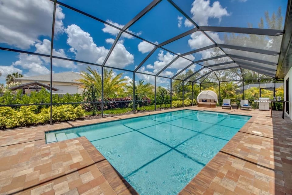 CoralVilla Modern Paradise - with pool, office, table tennis & football House in Cape Coral