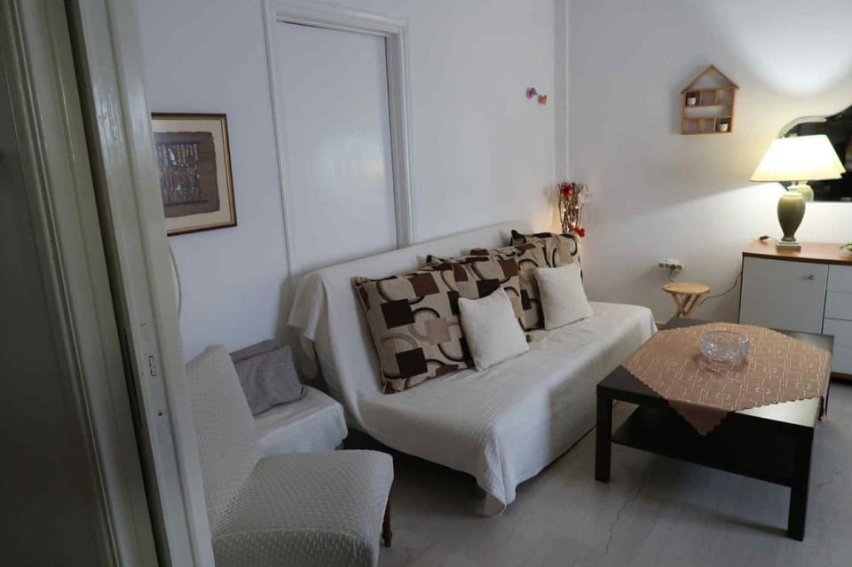 ChrysAnna Apartment House in Argolis, Greece