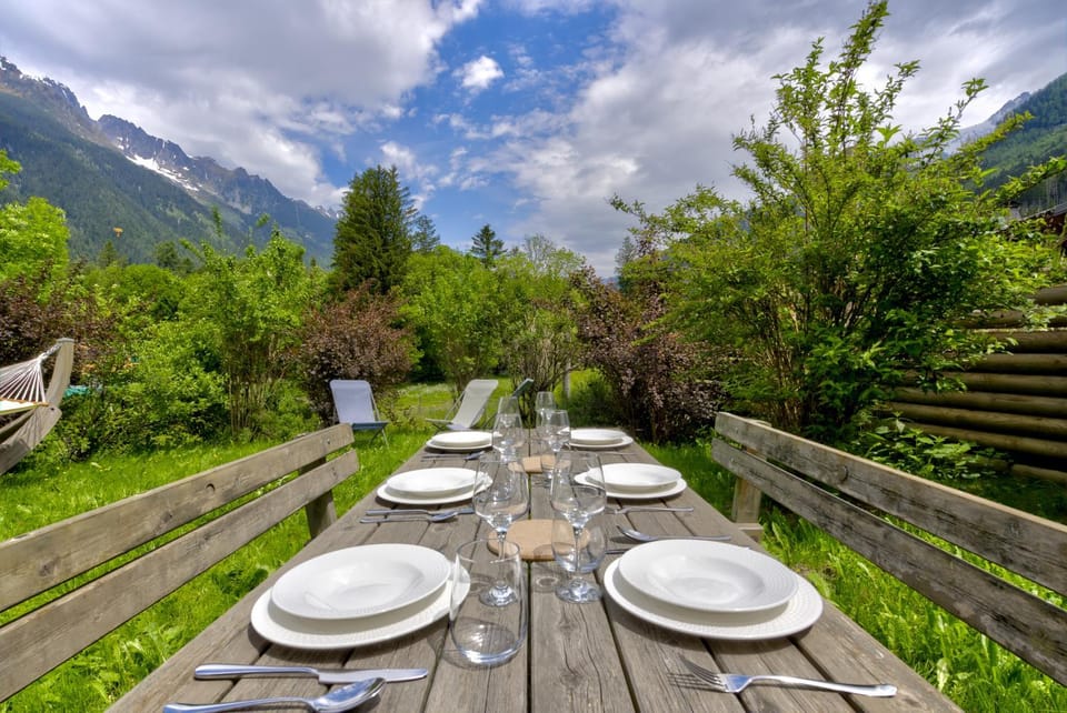 Mouilles - Apart 113m2 Jardin Calme Garage Bar Centre Apartment in Chamonix