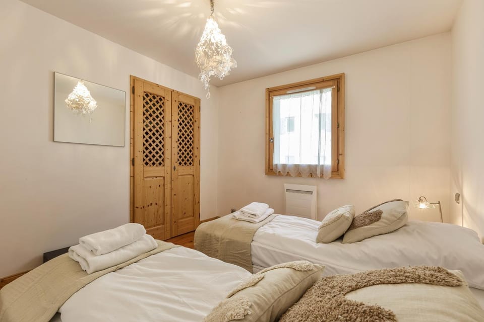 Vallet - Spacieux Lumineux 100m2 Centre Vue Parking Apartment in Chamonix