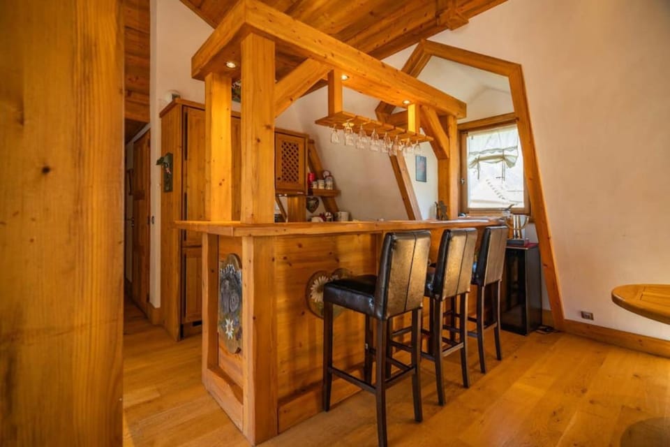 Astoria - UltraCentral 140m2 Balcons Vues Balneo Sauna Apartment in Chamonix