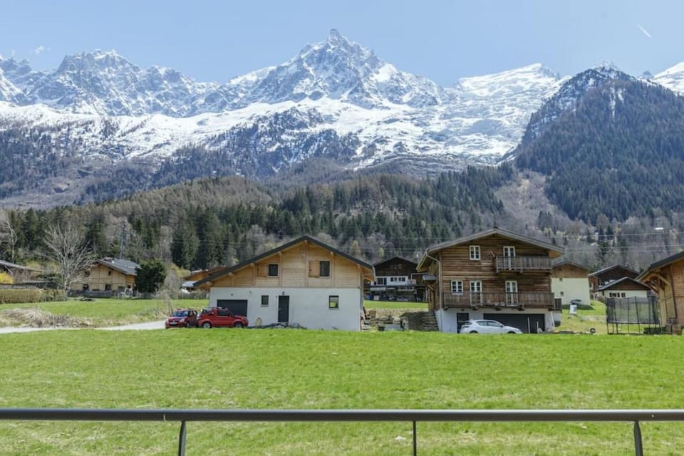 Levant Chalet Moderne 6pax Vues Terrasses Confort Chalet in Les Houches