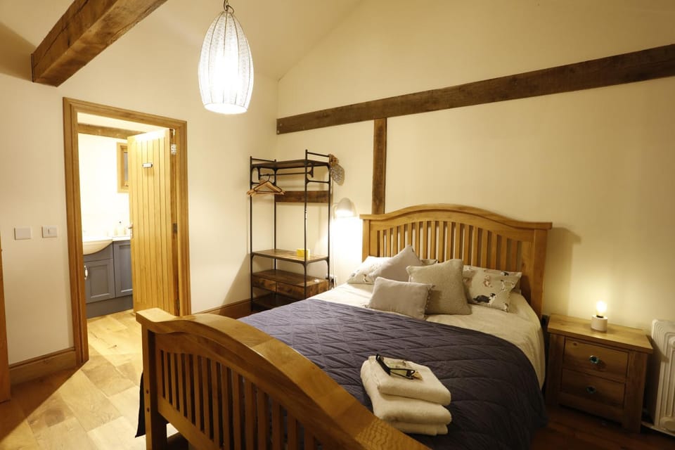 Rushmoor Retreat, Cosy with Outdoor Pizza Oven House in England