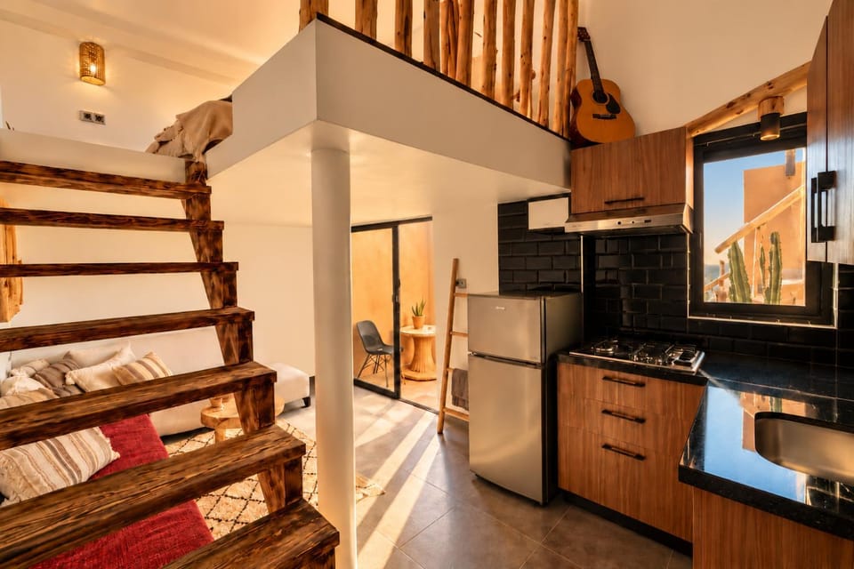Bed, TV and multimedia, Kitchen or kitchenette, Living room, Photo of the whole room, Seating area, Dining area, Bedroom, pet friendly, stove