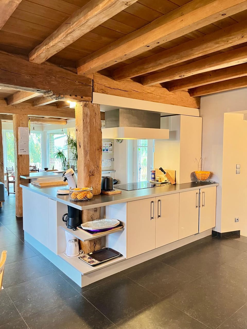 Kitchen or kitchenette, pet friendly, stove
