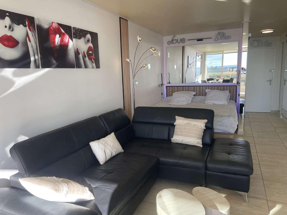 HOLIDAYS - Studio Héliopolis C 66 BY AGN - Luxe - 2 personnes Apartment in Agde