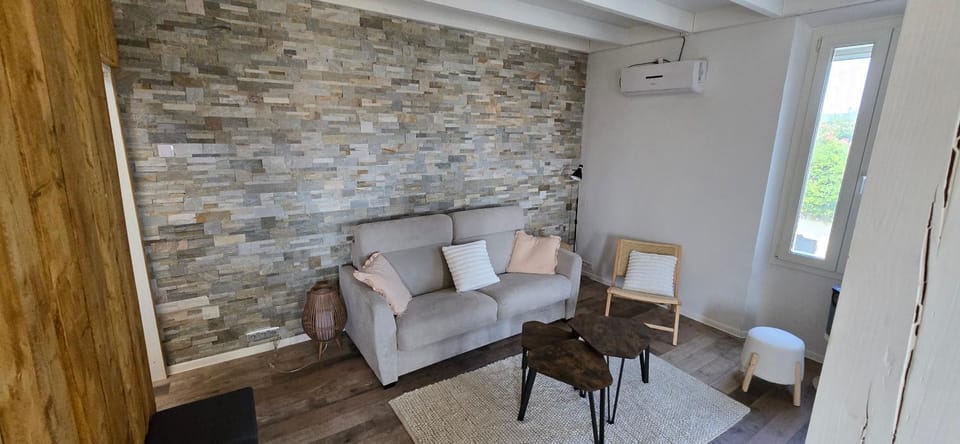 Provence Ecolodge Calanques 10 pers National Park Apartment in La Ciotat
