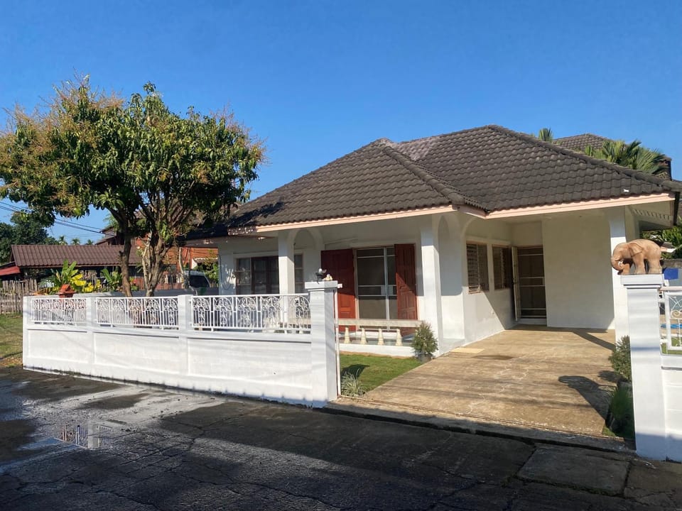 A1 Hotel Bed and Breakfast in Chiang Mai