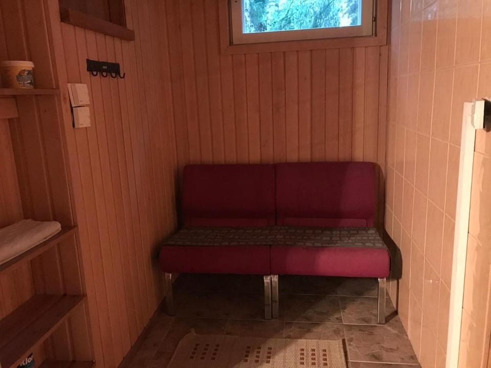 Mökki lomaparrassa Chalet in Finland
