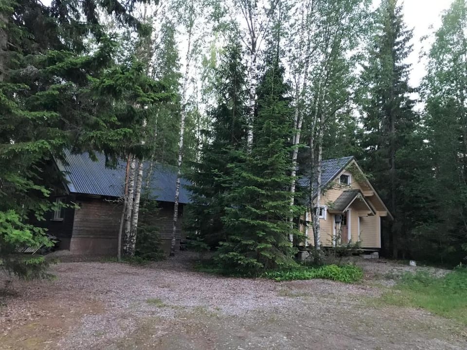 Mökki lomaparrassa Chalet in Finland