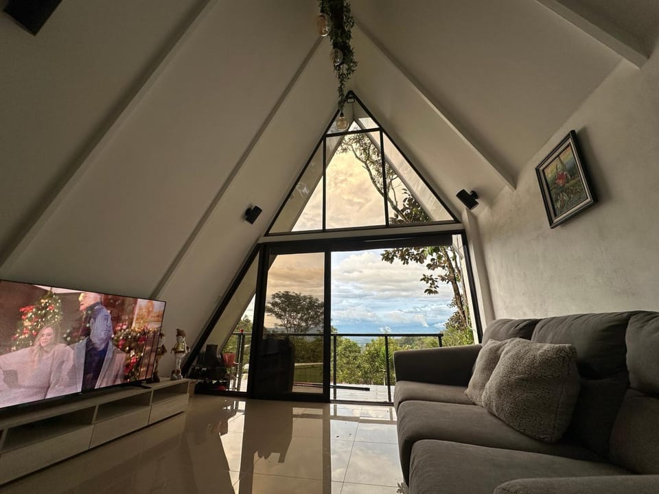 TV and multimedia, Living room, Mountain view