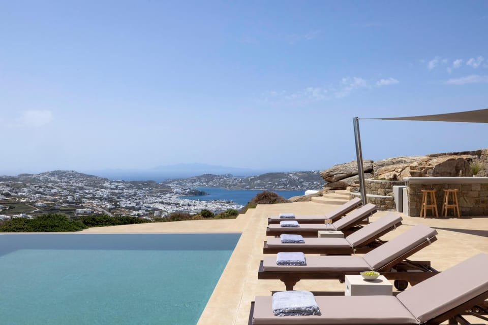 Balcony/Terrace, Pool view, Sea view, Swimming pool, sunbed
