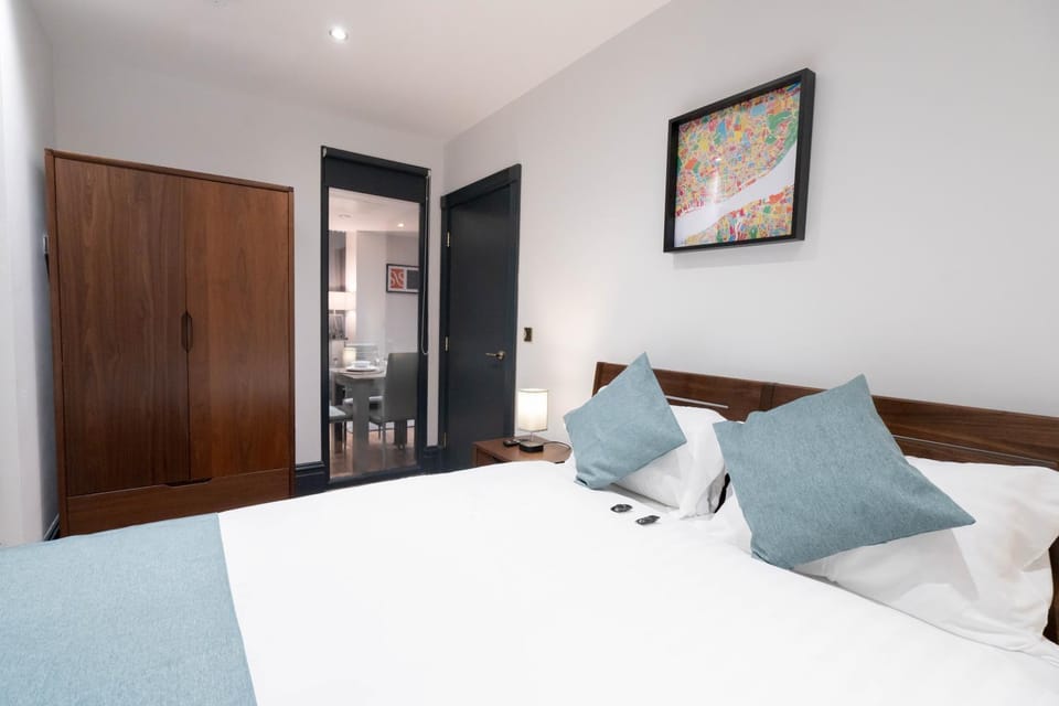 Sevenstay Plus - 60 Old Hall Street Apartment in Liverpool