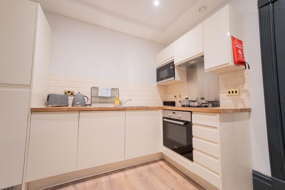 Sevenstay Plus - 60 Old Hall Street Apartment in Liverpool