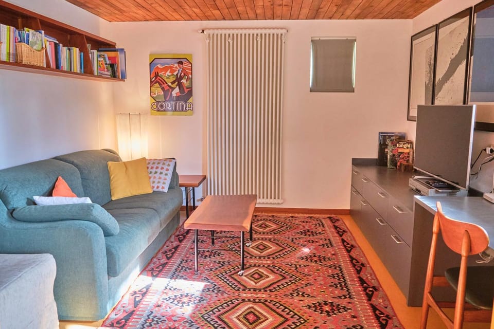 Communal lounge/ TV room, Living room, Seating area