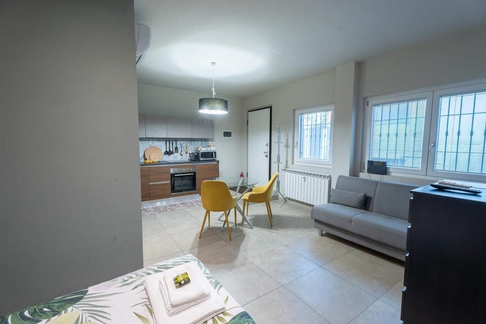 Kitchen or kitchenette, Living room, Seating area