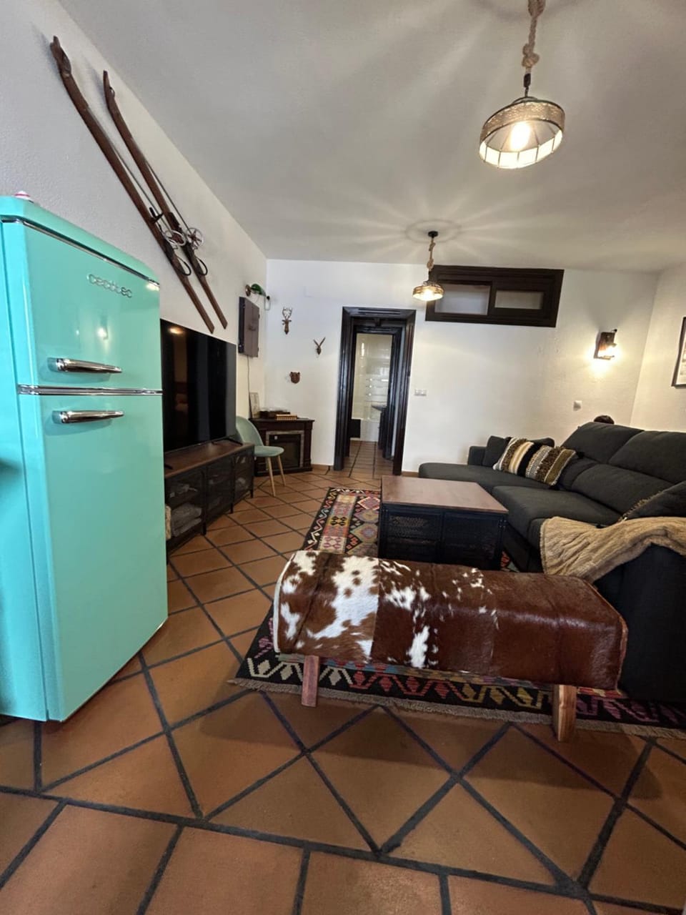 Living room, fireplace, minibar
