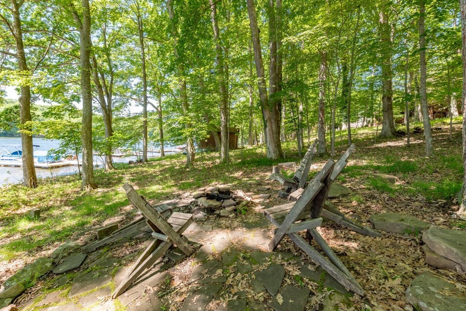 Lost and Found by Railey Vacations House in Deep Creek Lake