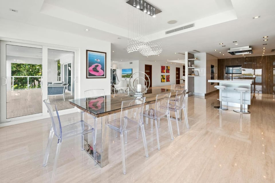 Villa Hella with Private Pool Villa in Miami
