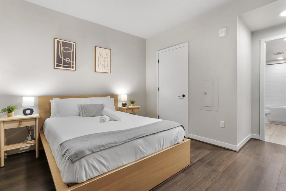 Bed, Bedroom, towels, wardrobe