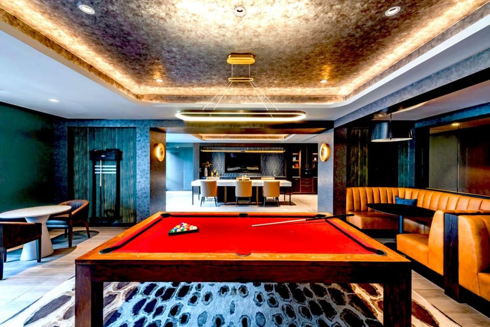 Property building, Billiard, Game Room, Seating area