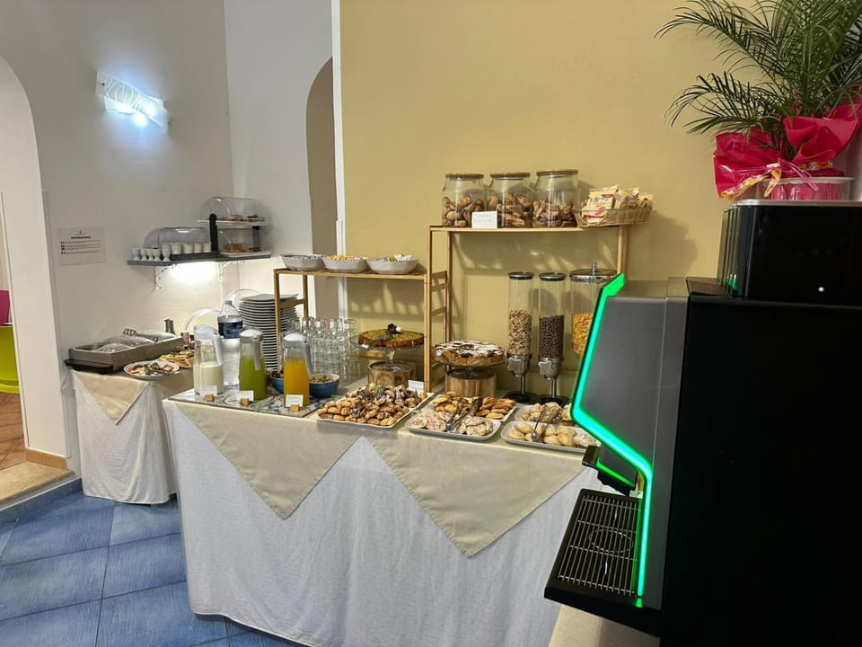 Continental breakfast, Buffet breakfast