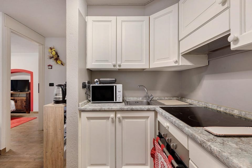 Kitchen or kitchenette, Living room