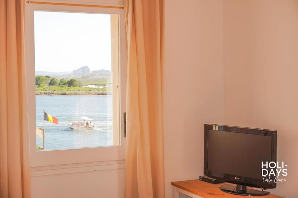 Natural landscape, TV and multimedia, Lake view, River view