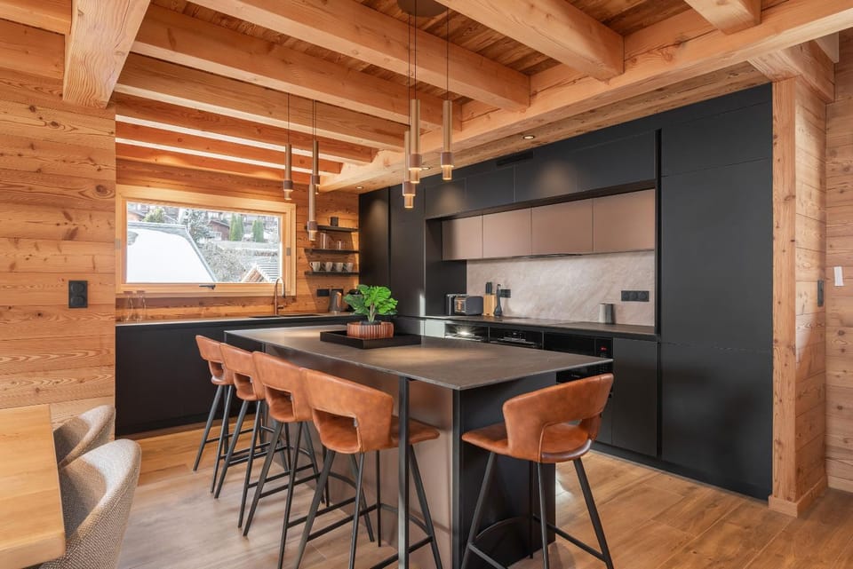 Kitchen or kitchenette, Dining area, oven, stove