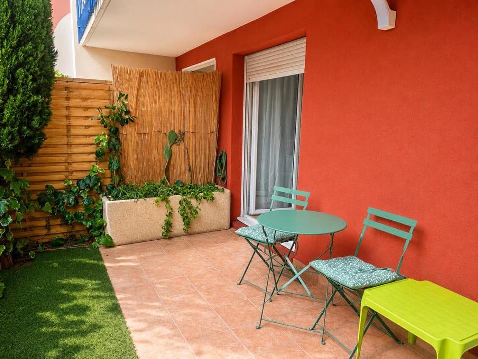 Appartement en rez de jardin - Le Juvenal Apartment in Fréjus