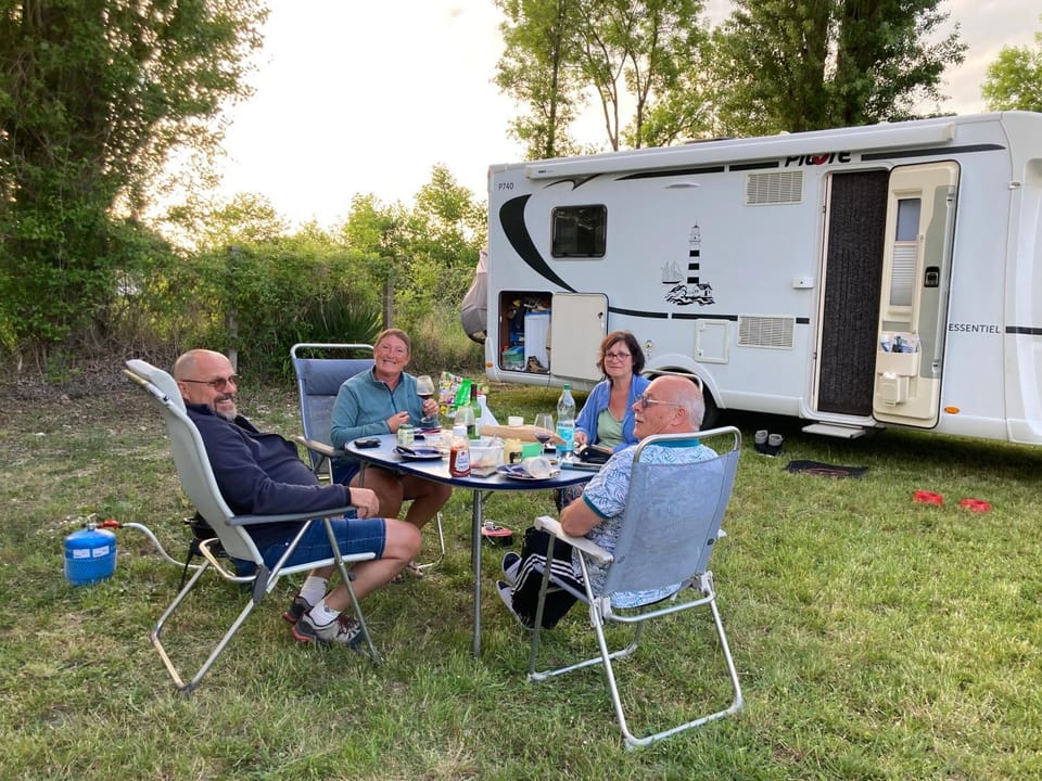 Day, People, Natural landscape, Dining area, group of guests