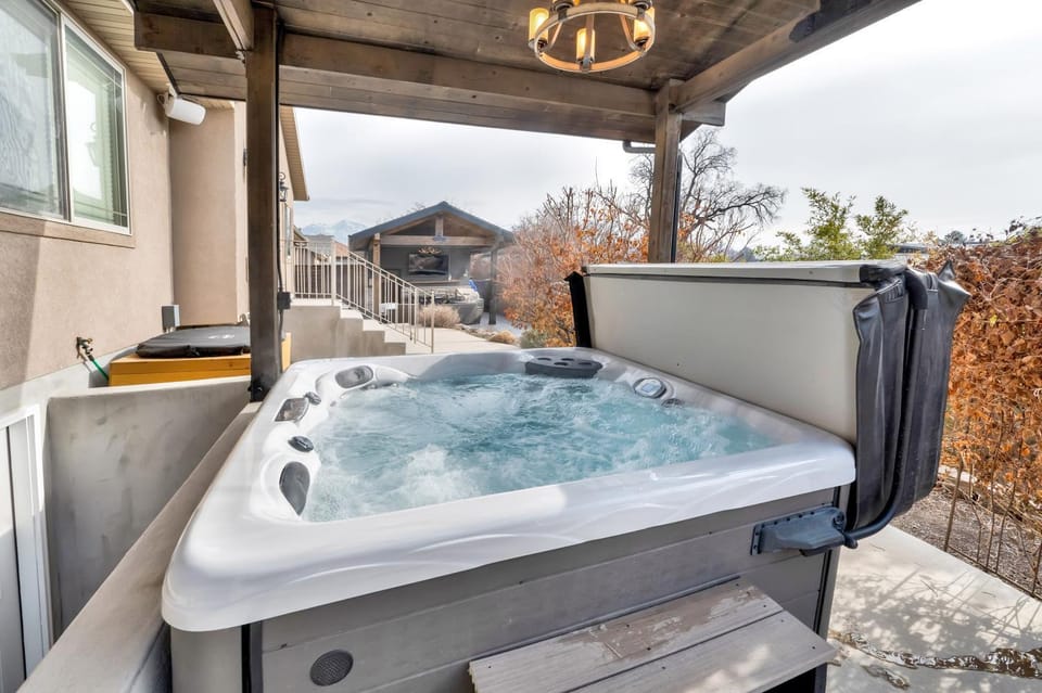 A House of Cash Vacation rental in West Jordan