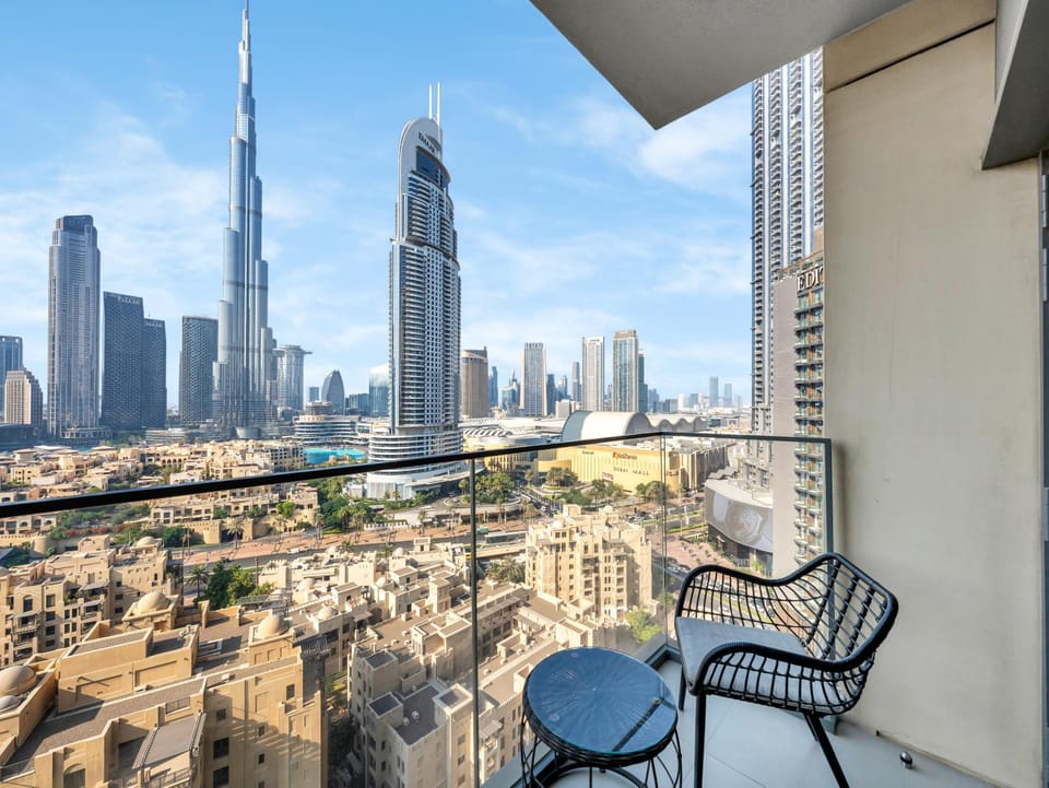Nearby landmark, View (from property/room), Balcony/Terrace, City view, Lake view, Landmark view