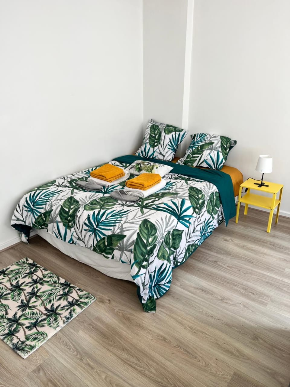 Bed, Night, Photo of the whole room, Bedroom