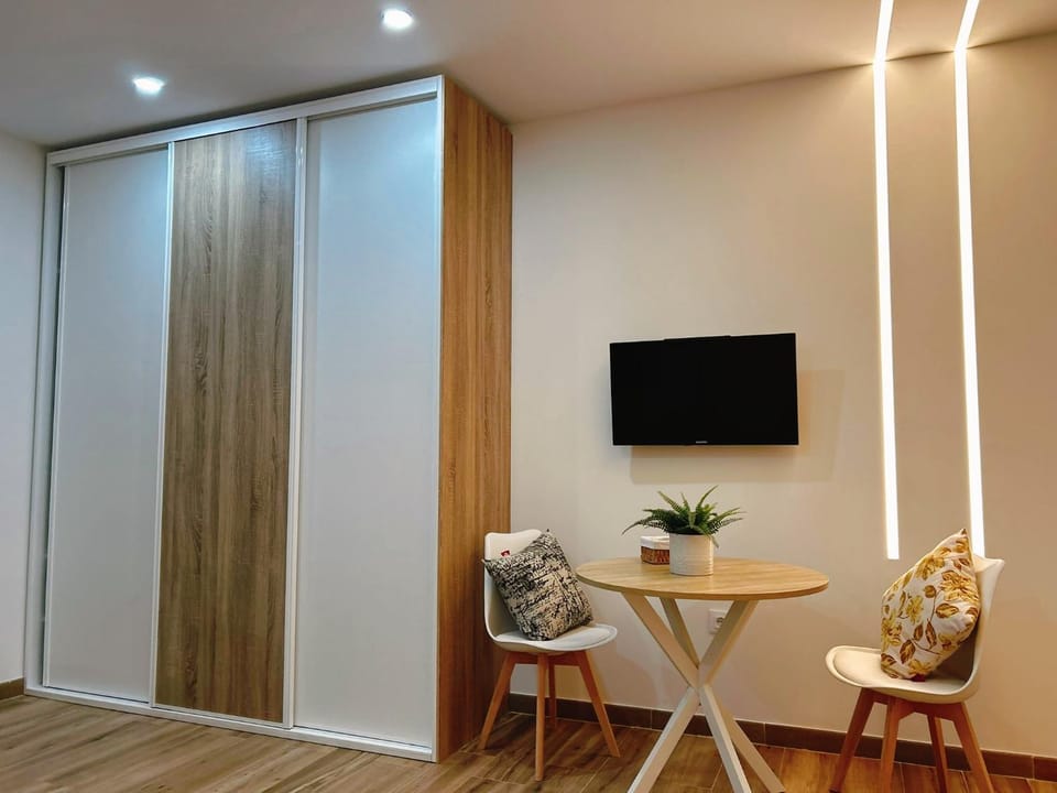 TV and multimedia, wardrobe