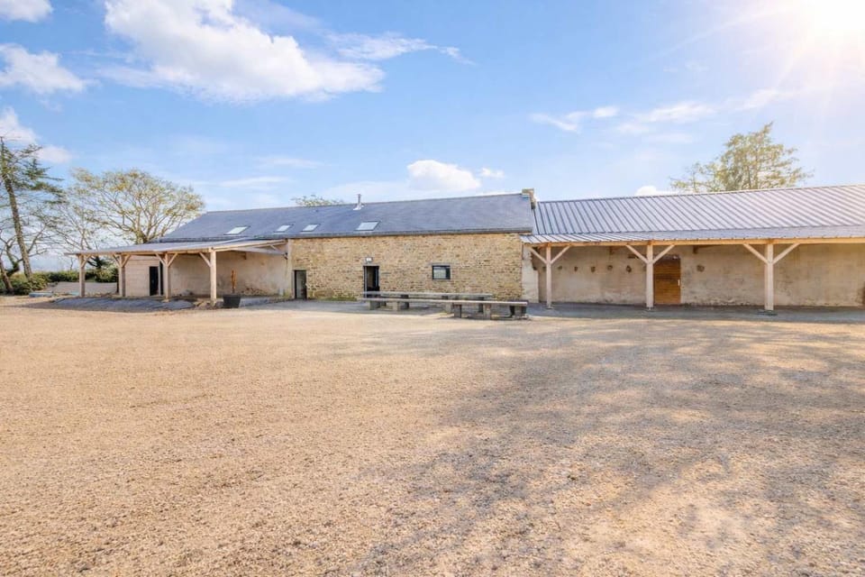 Property building, Garden, Landmark view