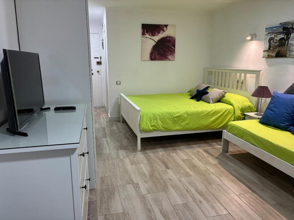 Bed, Living room, Photo of the whole room