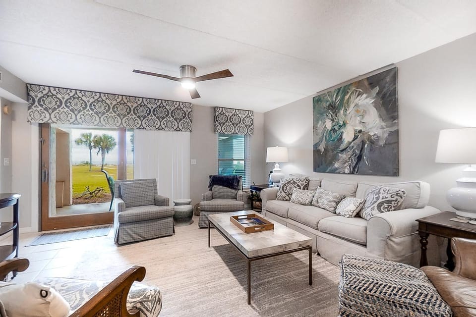Living room, Seating area