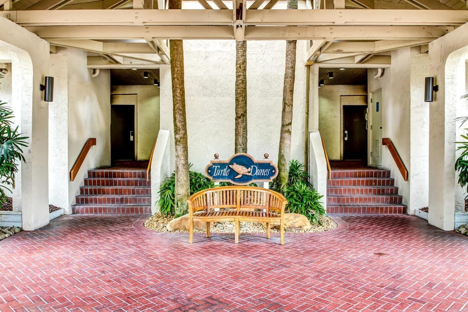 Facade/entrance, Day