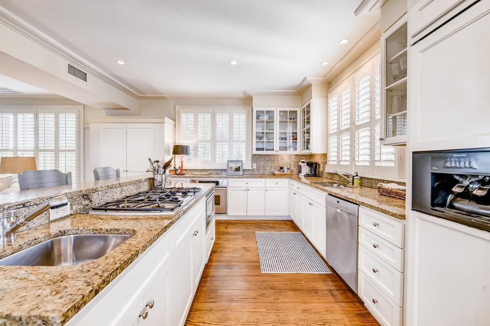 Coffee/tea facilities, Kitchen or kitchenette, kitchen