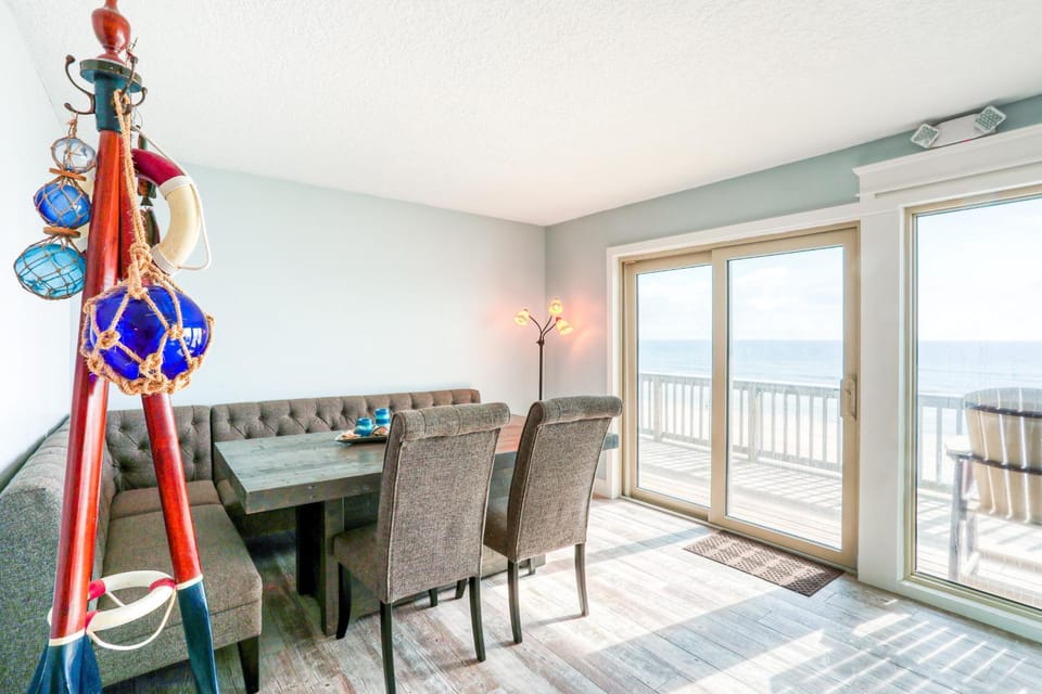 Balcony/Terrace, Seating area, Dining area, Sea view