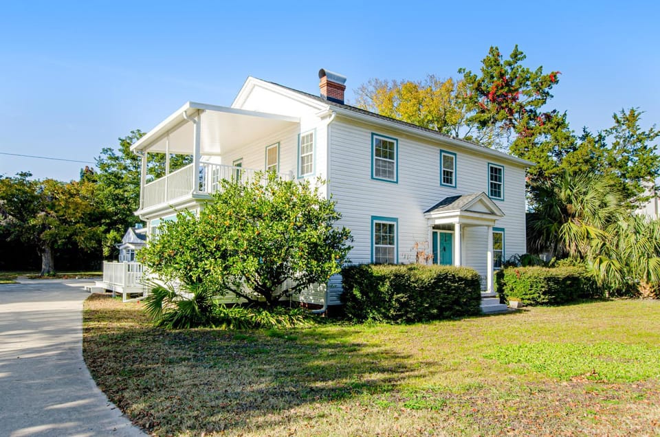 Property building, Day