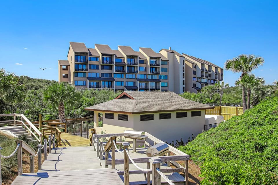 Property building, Day