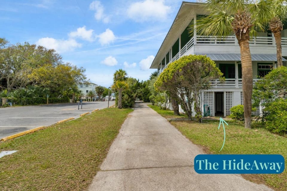 19th St. Beachside Hideaway Apartment in Tybee Island