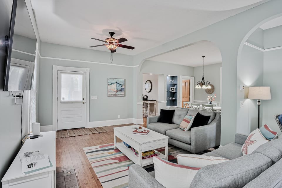 TV and multimedia, Living room, Seating area