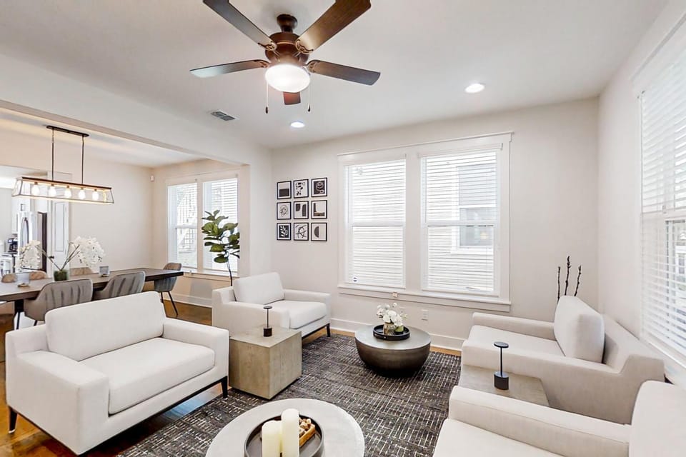Living room, Seating area
